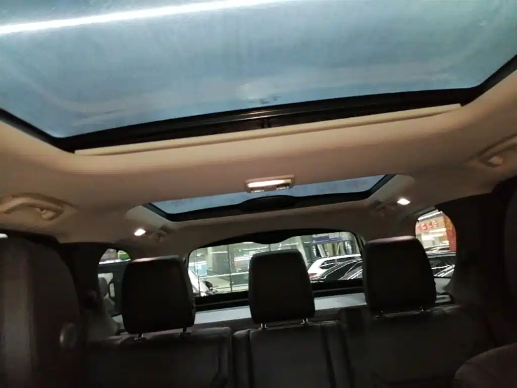 Land Rover Discovery 2019 3.0 SC V6 SE фото 18