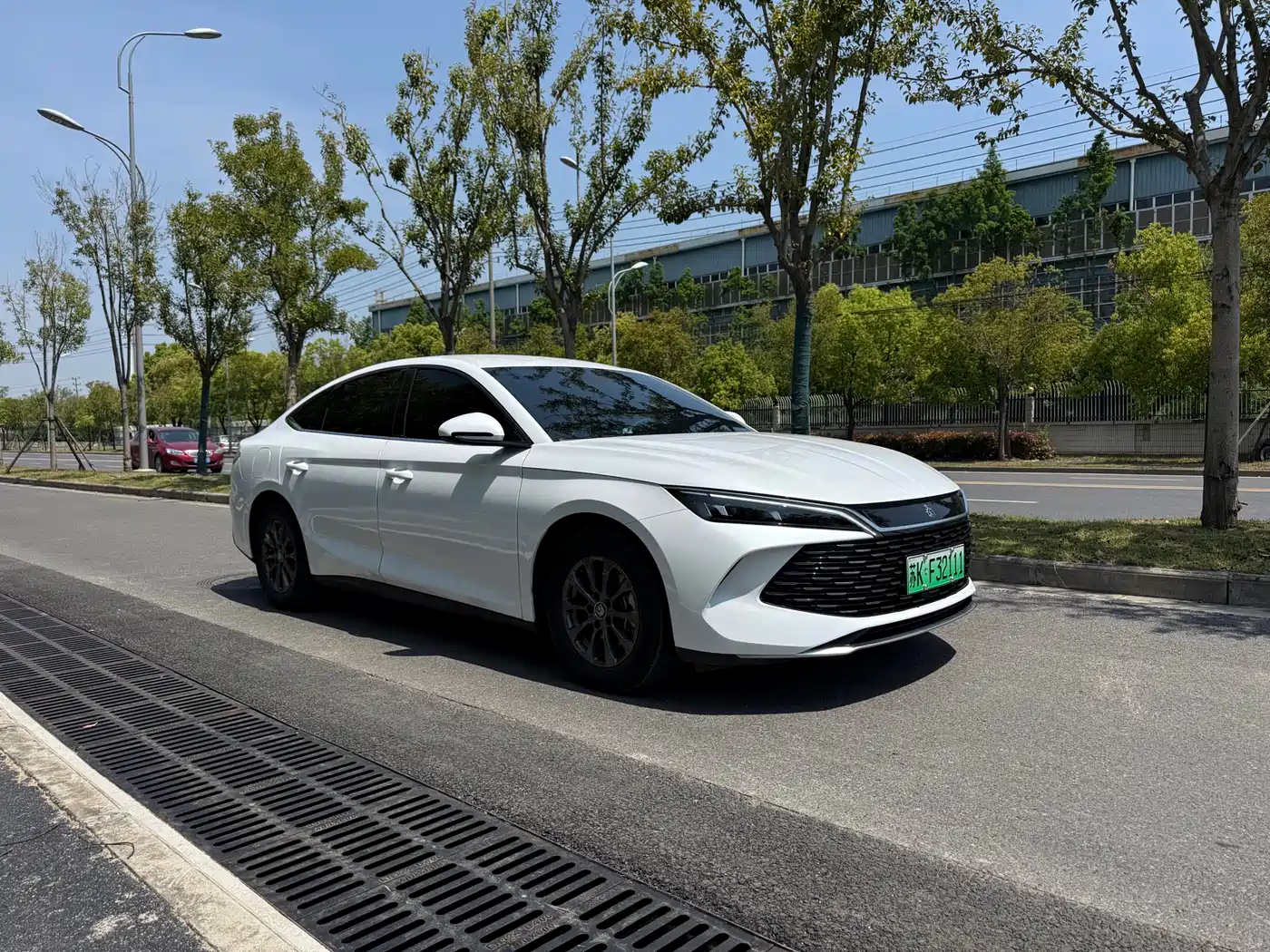 BYD Qin L 2024 DM-i 80KM Leading Edition фото 3