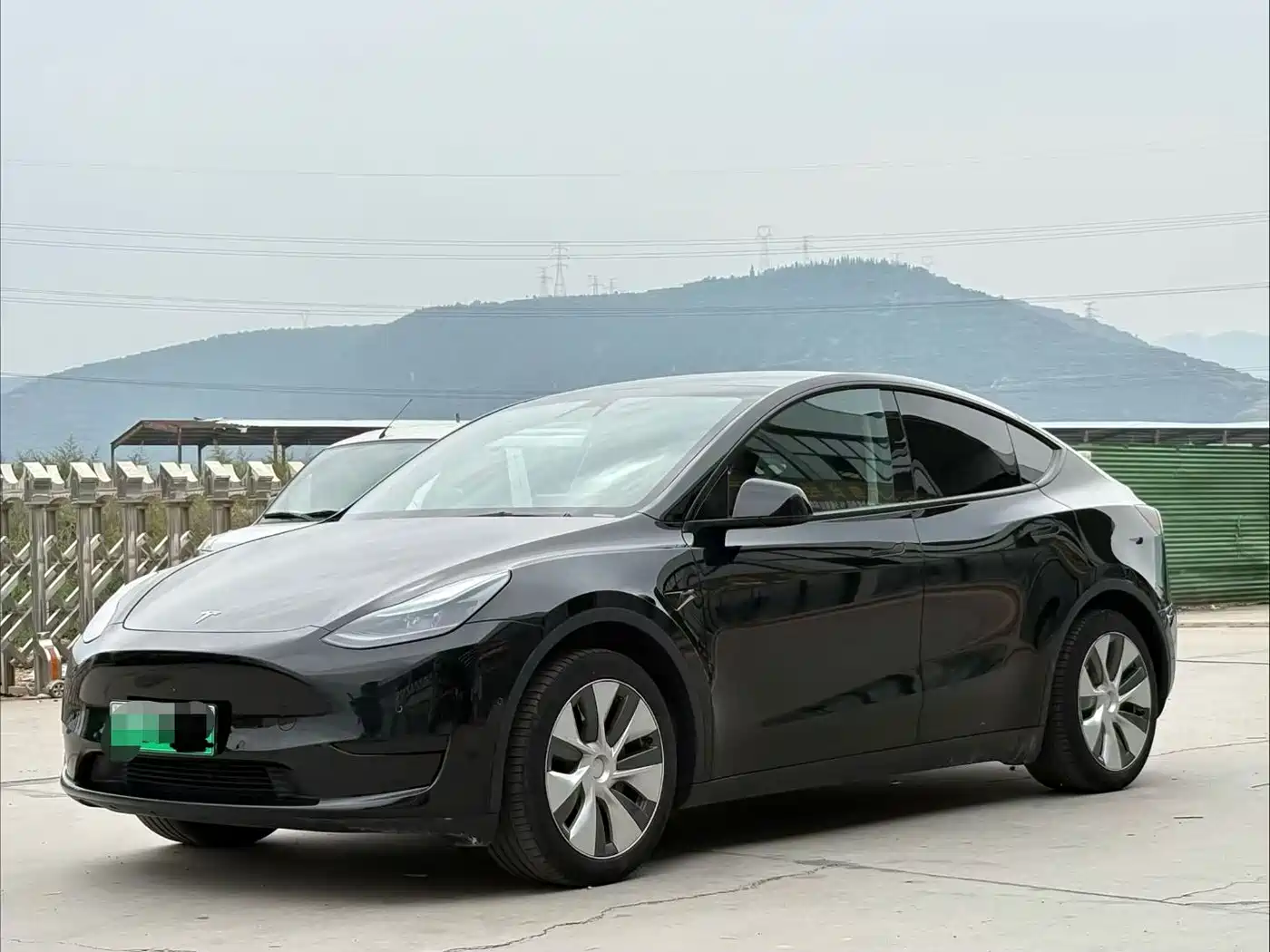 Фото 1 - Tesla Model Y