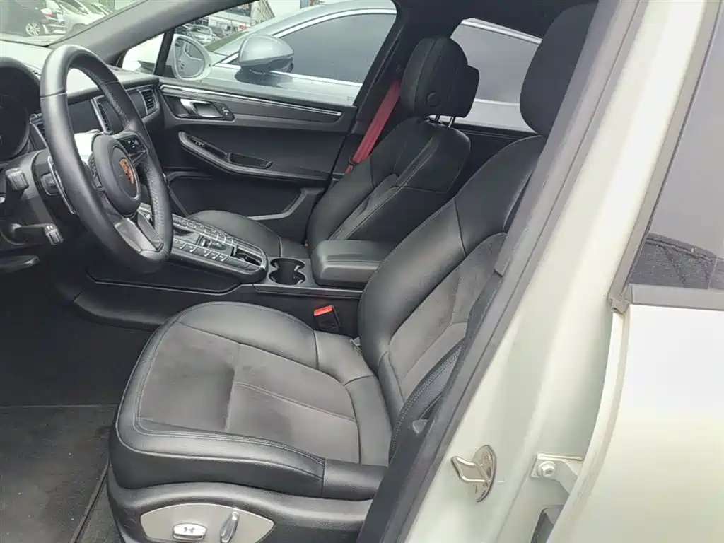 Porsche Macan 2017 Macan 2.0T фото 15
