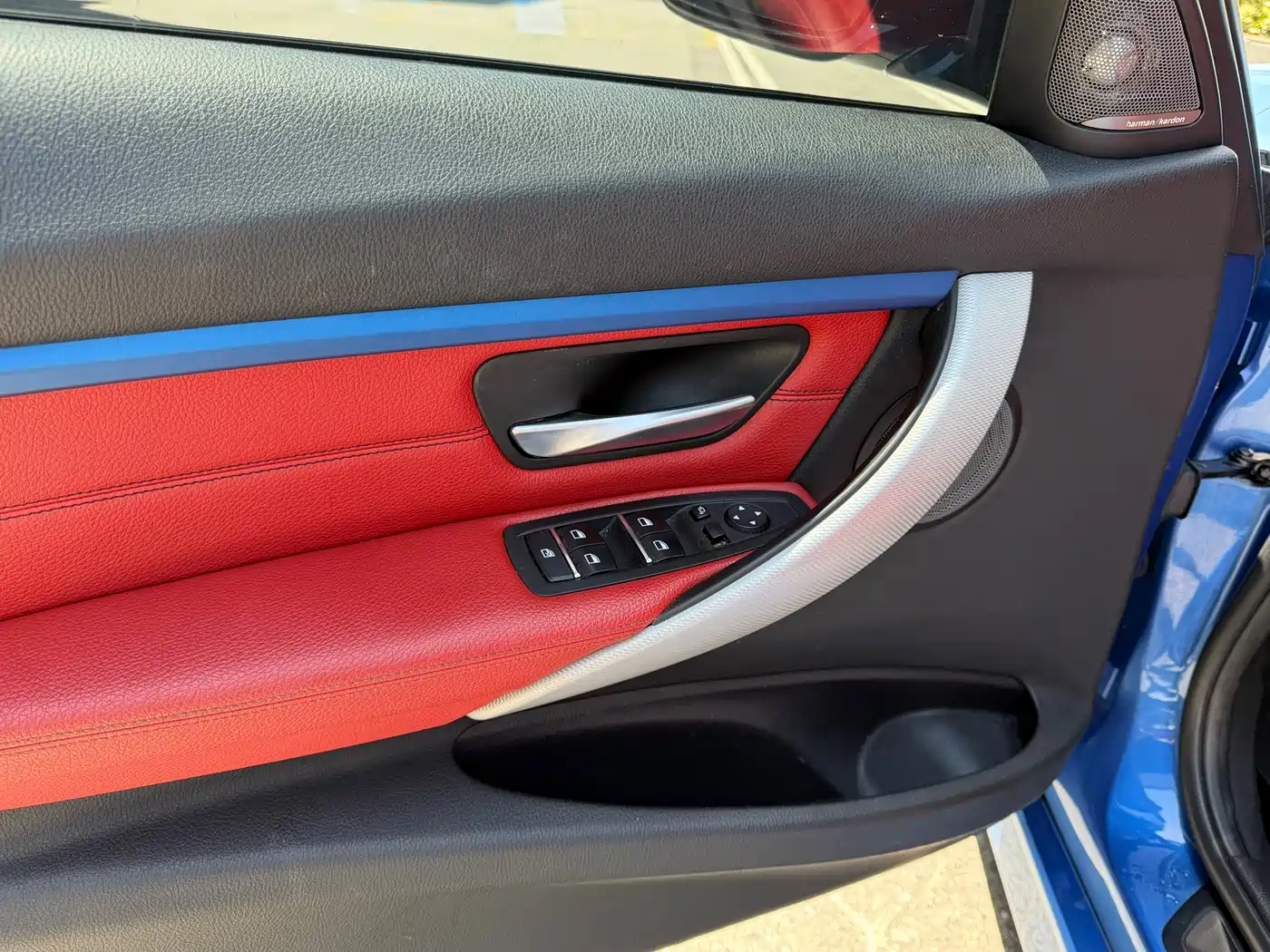 BMW 3 Series 2019 320i M Sport Package фото 13