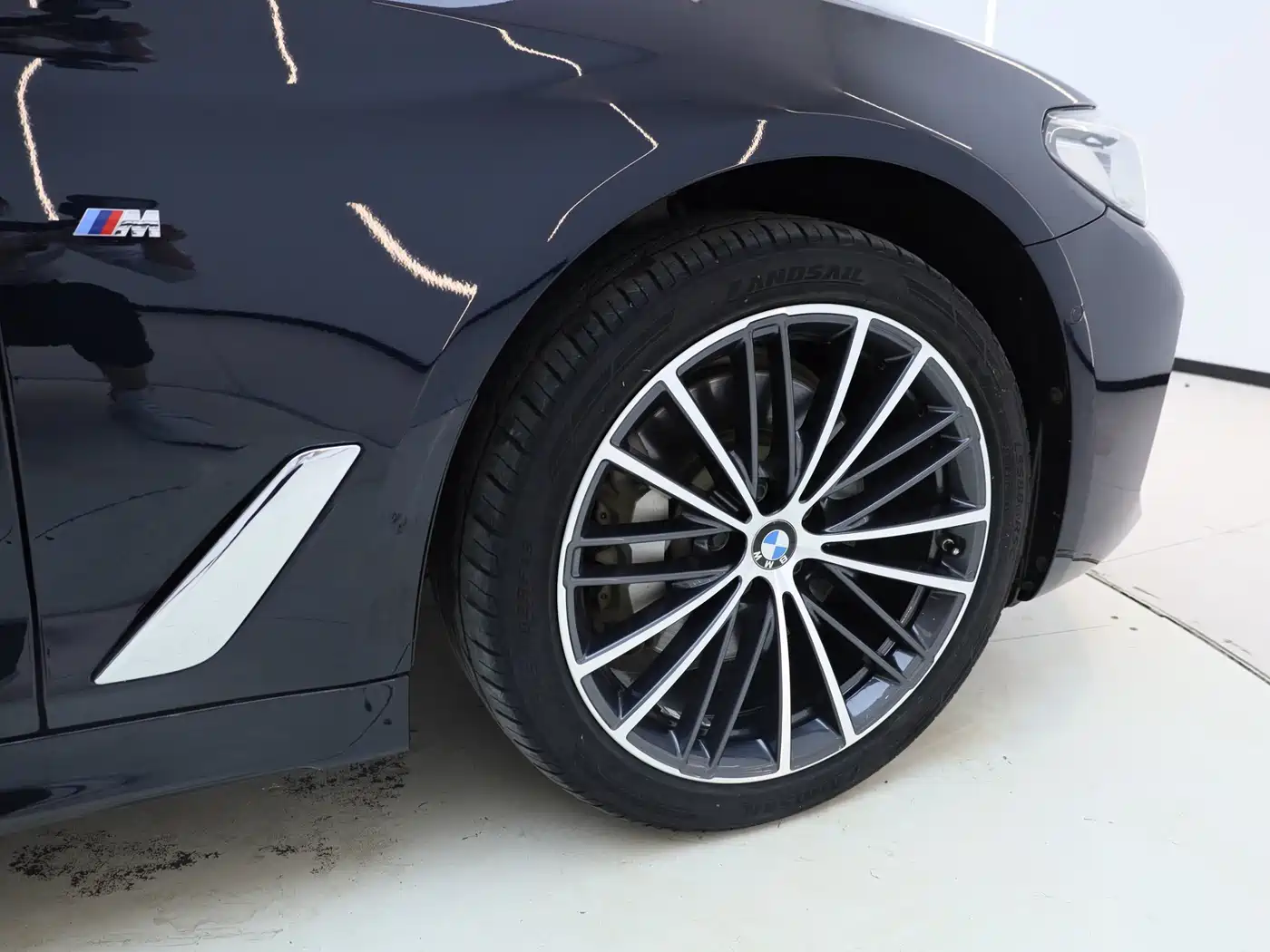 BMW 5 Series 2022 Facelift 530Li Leading M Sport Package фото 22