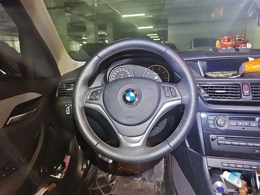 BMW X1 2014 sDrive18i Leading Edition фото 3