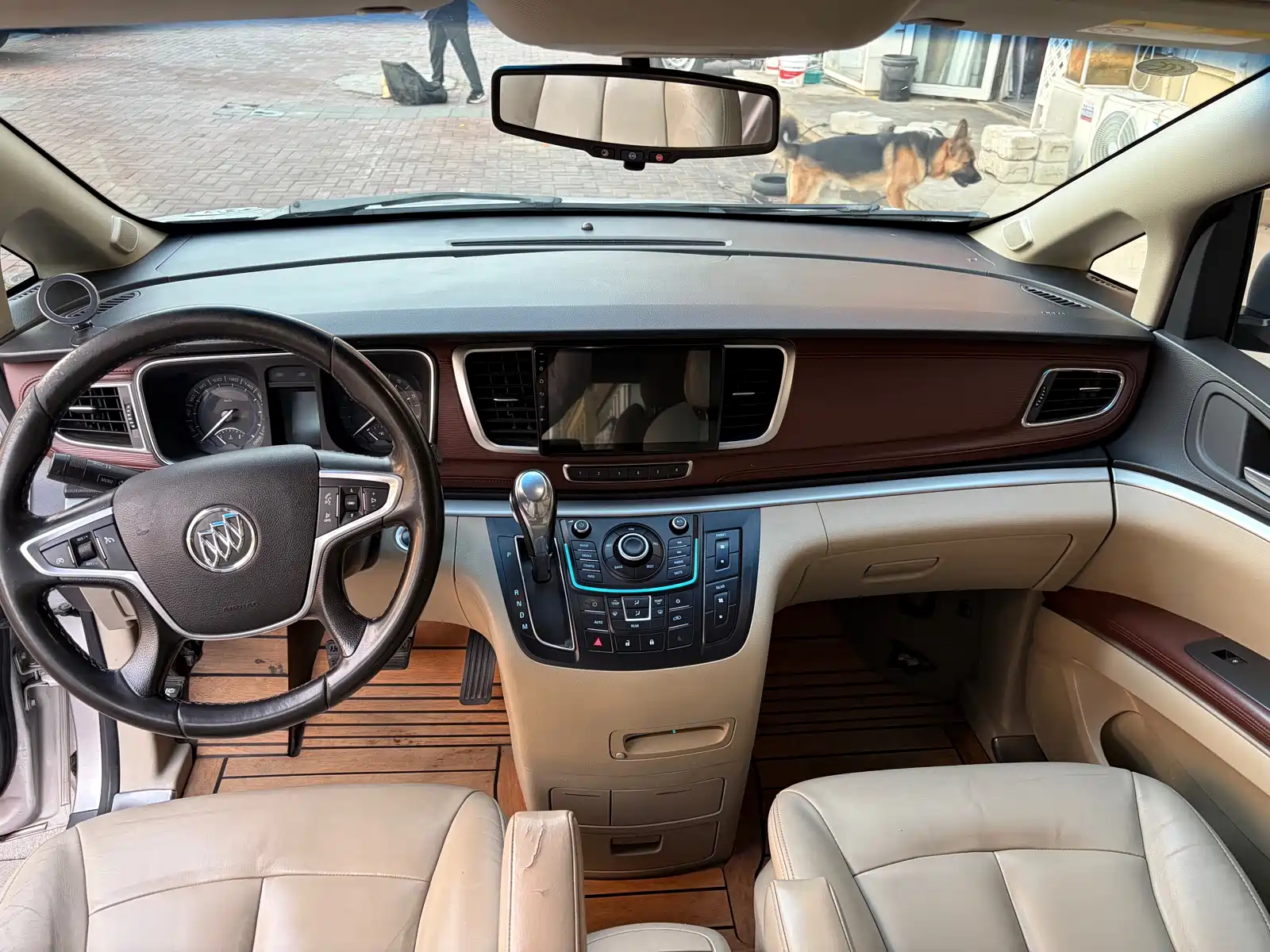 Фото 15 - Buick GL8