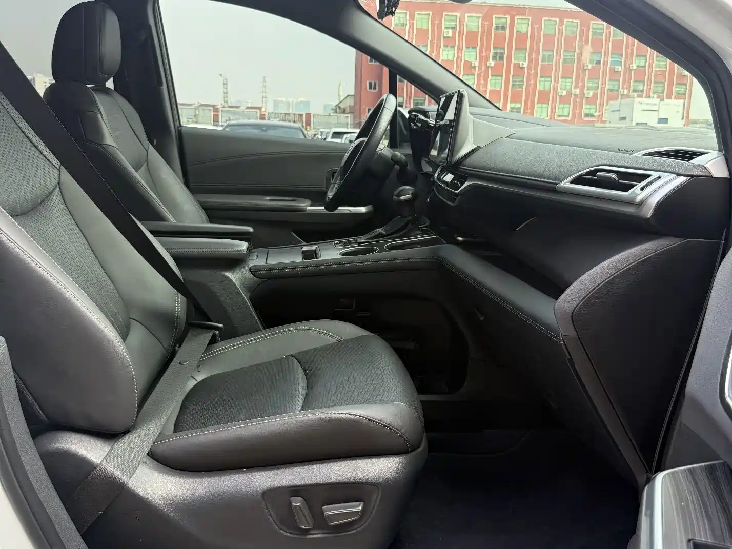 صورة 19 - Toyota Sienna
