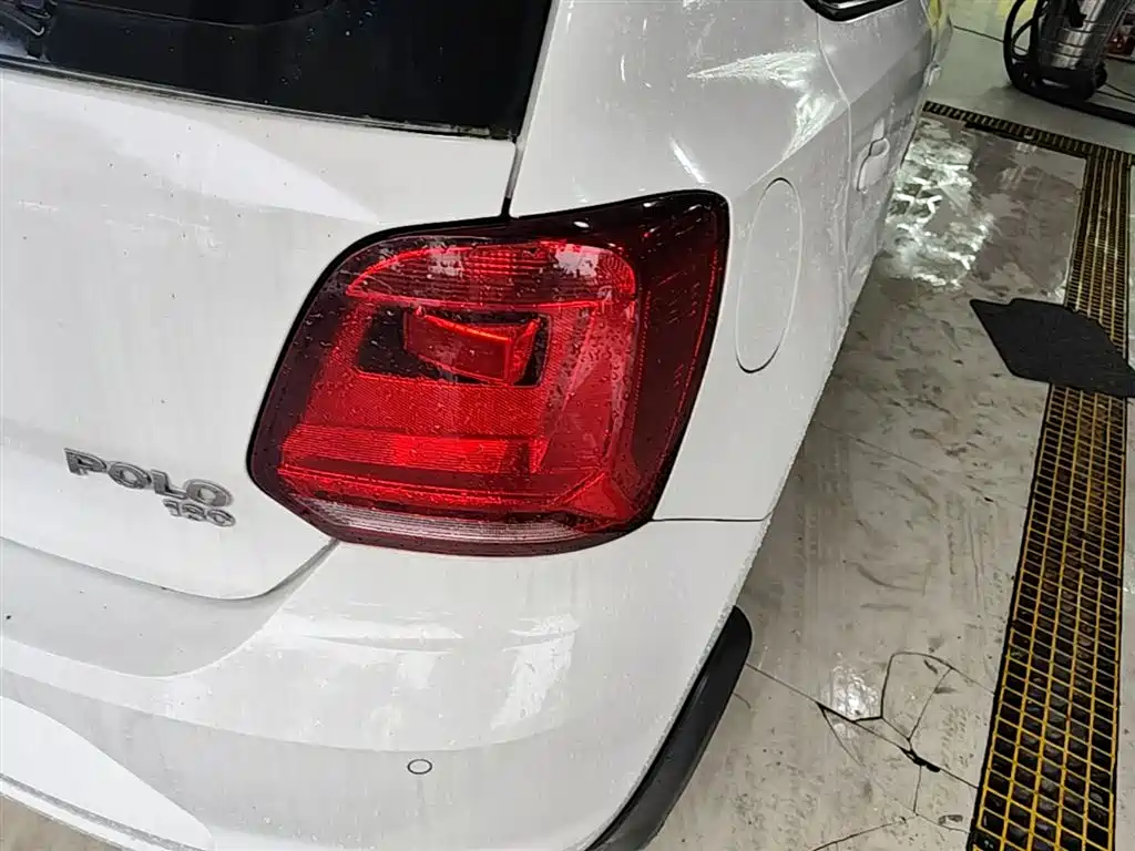 Volkswagen Polo 2016 1.6L Automatic Comfort фото 8