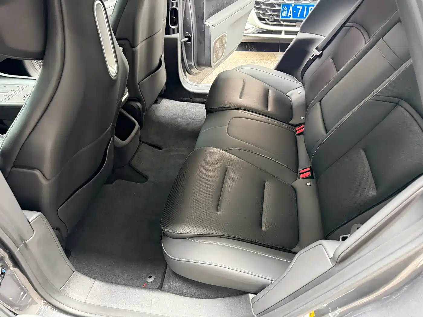 Avatr 12 2024 2023 Model 700 Triple Laser RWD Luxury Edition
