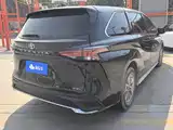Фото 3 - Toyota Granvia