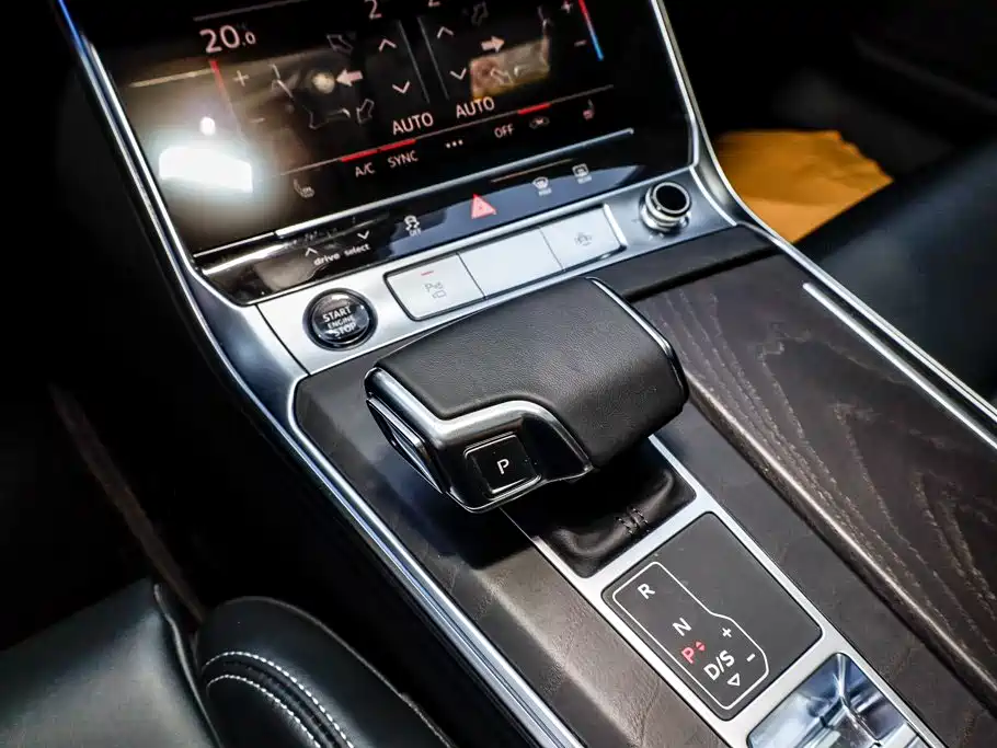 Photo 17 - Audi A6L
