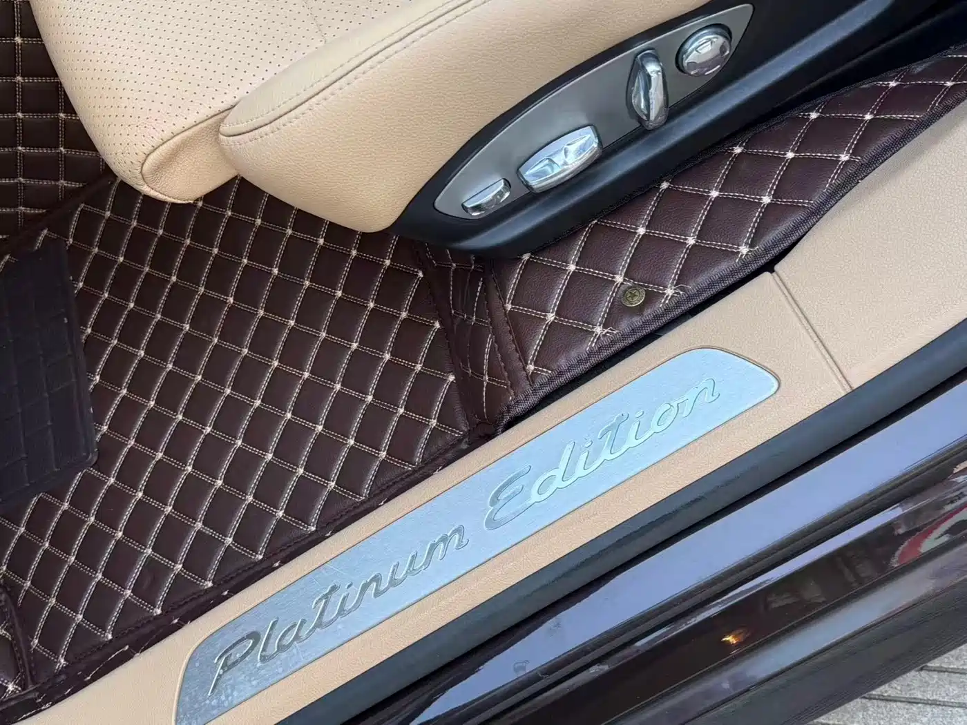 Porsche Panamera 2013 Panamera 4 Platinum Edition 3.6L фото 17
