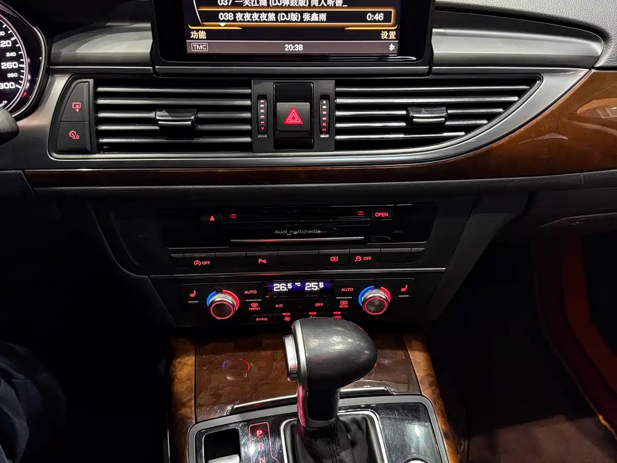 Audi A6L 2014 30 FSI Comfort фото 9