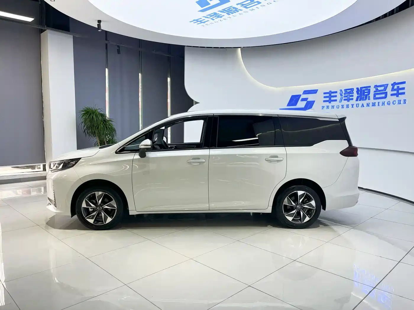 GAC TRUMPCHI M6