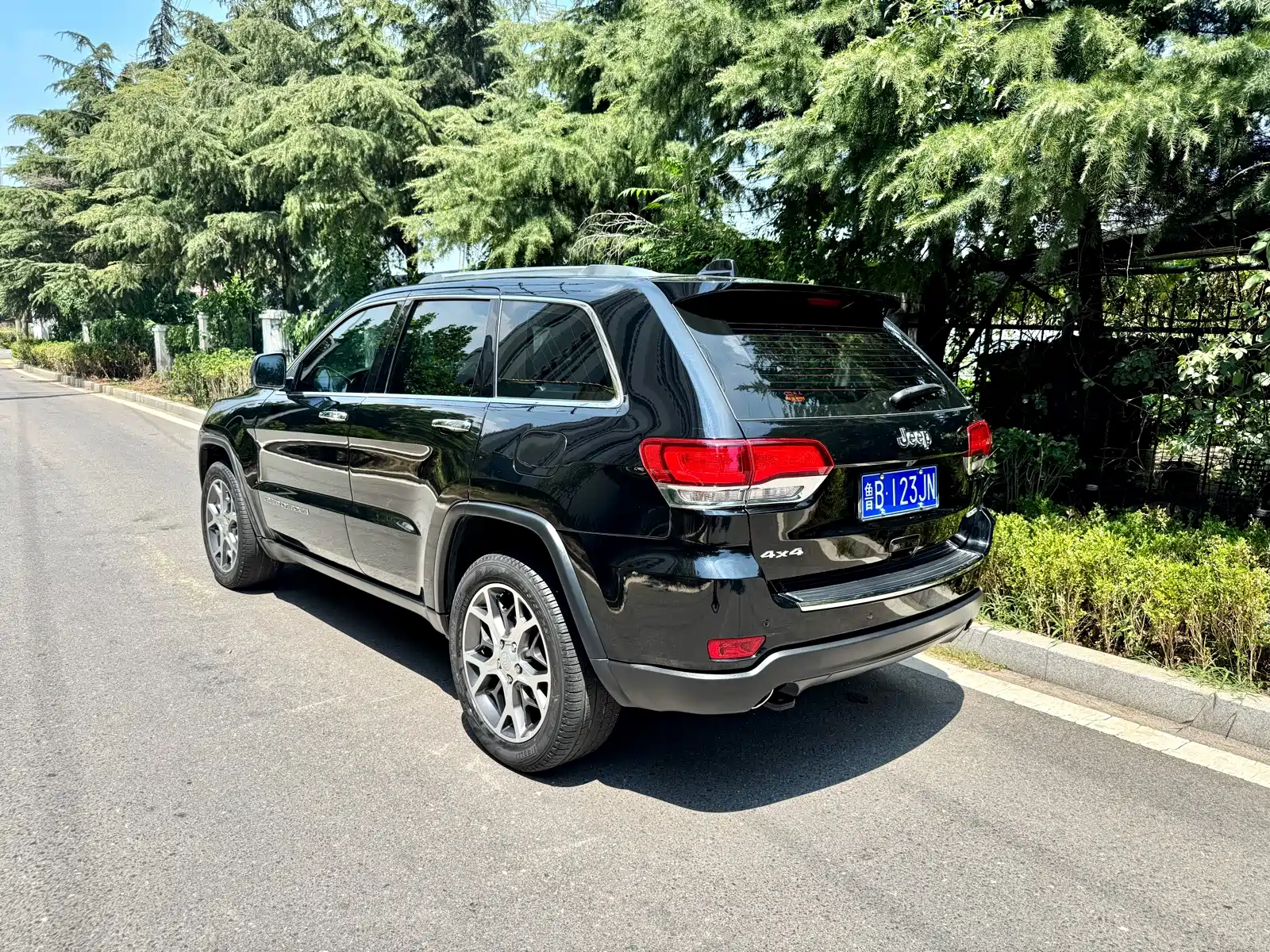 صورة 3 - Jeep Grand Cherokee (Import)