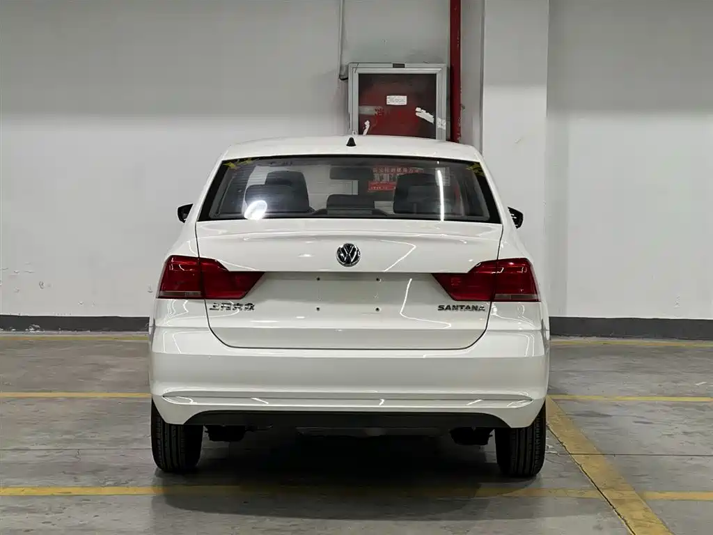 VOLKSWAGEN SANTANA