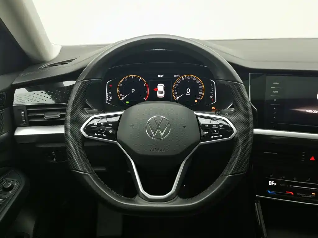 Photo 11 - Volkswagen Passat