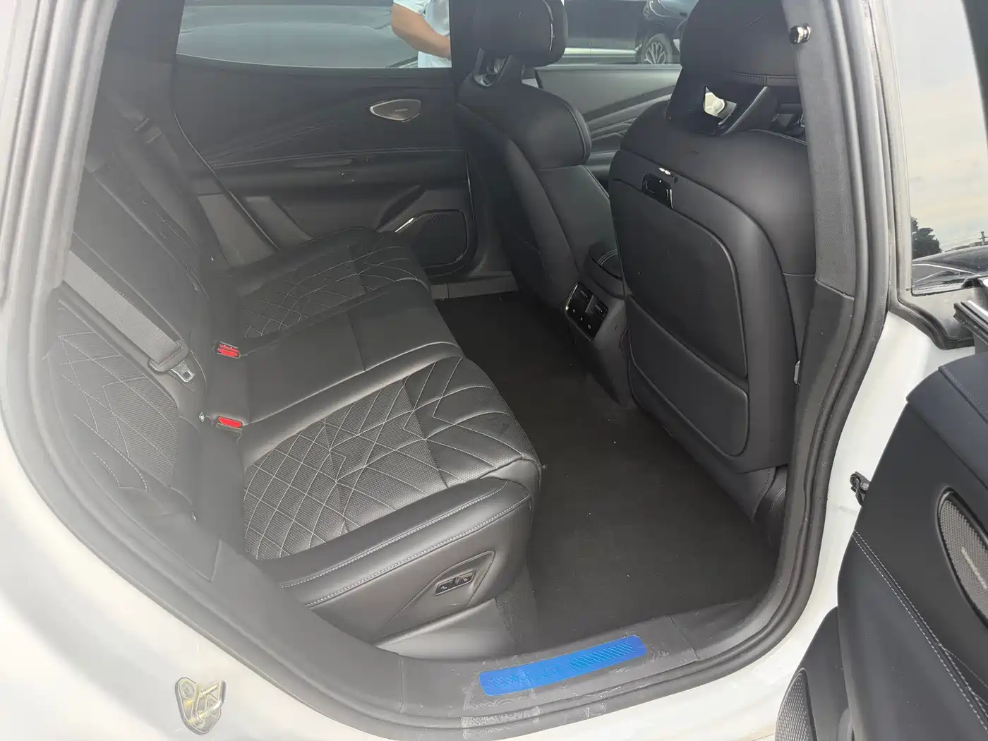 Lynk & Co 10 EM-P 2026 2025 Model 120 AWD Halo