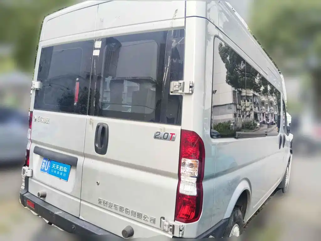 Dongfeng Yufeng Yufeng 2023 2023 V9+ 2.0T Manual FWD Multi-purpose Medium Wheelbase Medium Roof 7/8/9 Seater