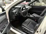 Фото 3 - Lexus UX