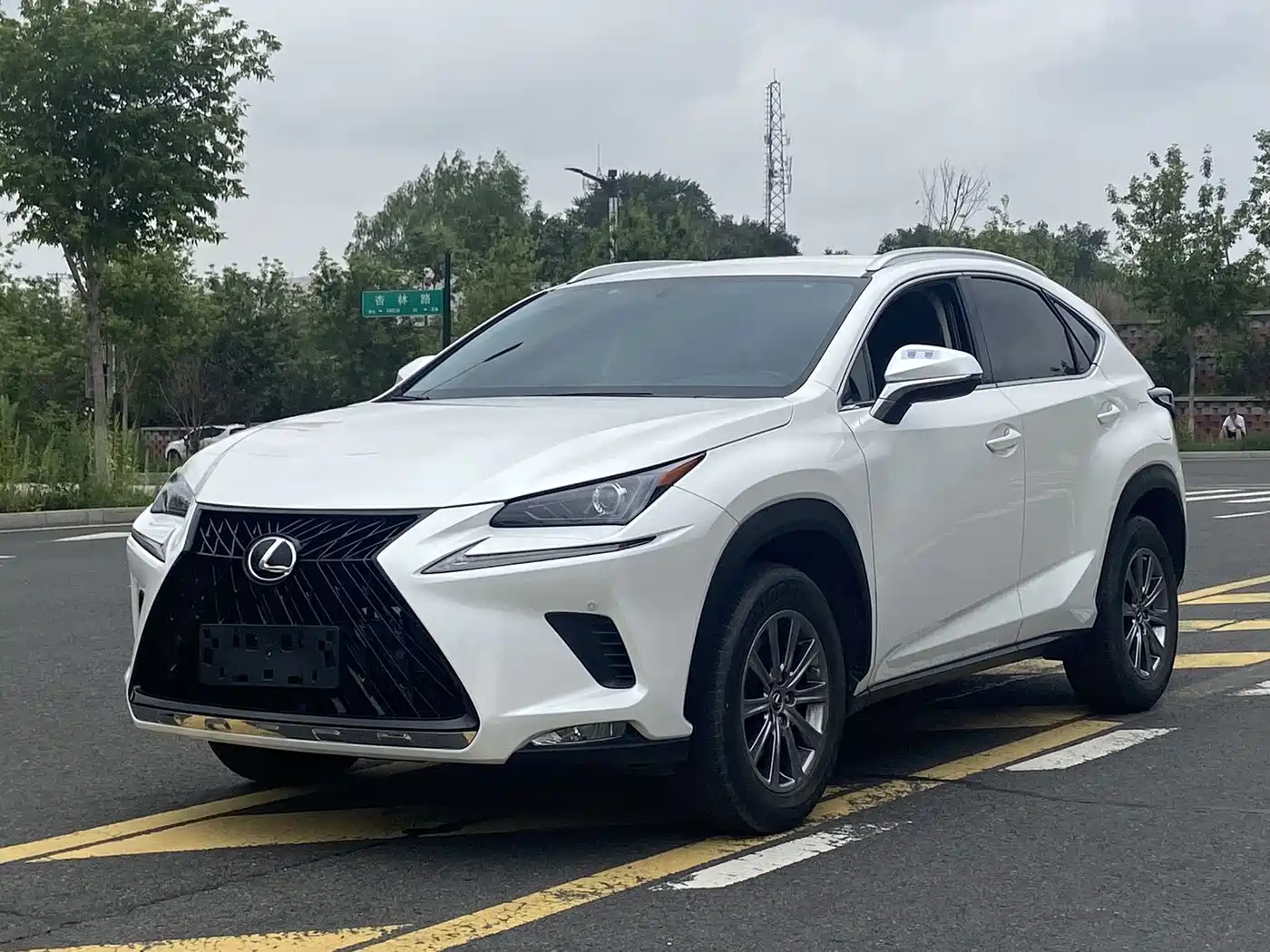 Lexus NX 2020 200 FWD Sharp Edition China VI