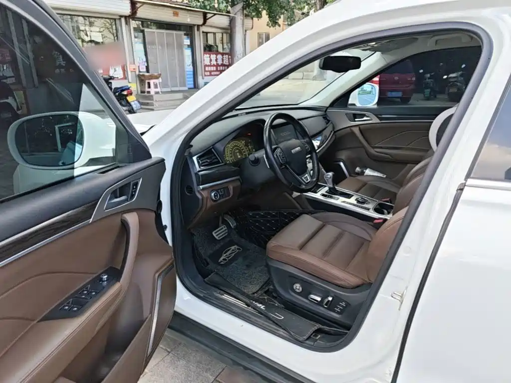 Фото 16 - Haval H7