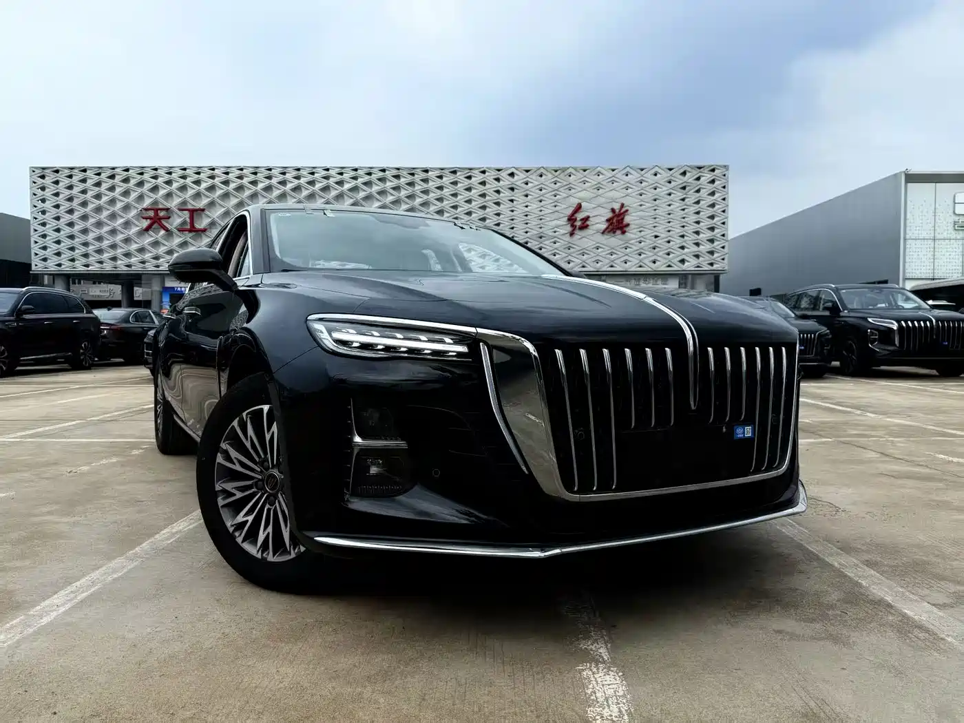 Hongqi H5 2026 2025 1.5T DCT Flag Rhythm 500,000 Units Memorial Edition