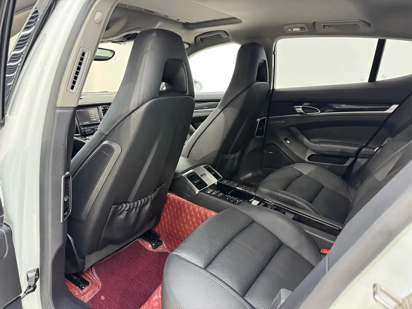 Porsche Panamera 2014 Panamera 4 3.0T фото 15