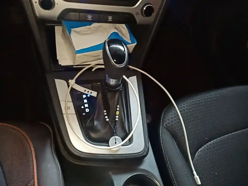 Hyundai Elantra 2016 Model 1.6L Automatic Smart Elite фото 14