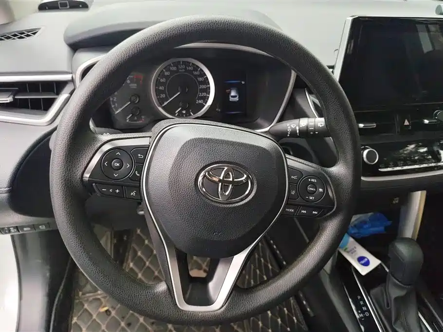 Toyota Frontlander 2022 2.0L CVT Luxury PLUS Edition фото 15