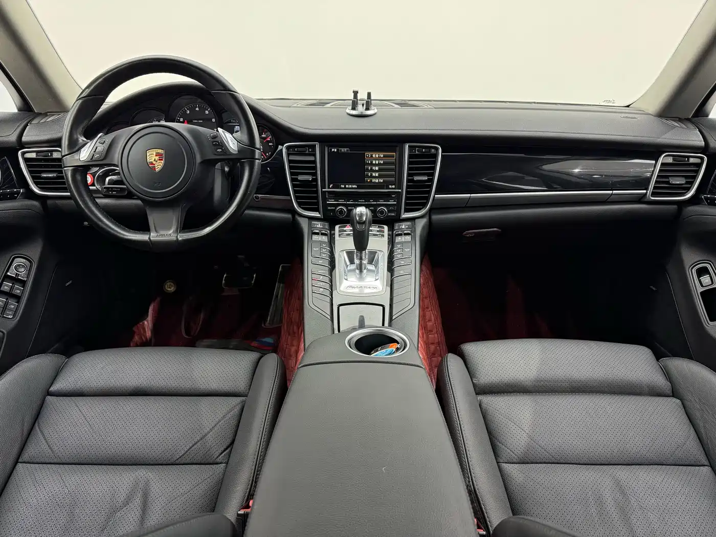 Porsche Panamera 2014 Panamera 4 3.0T фото 17