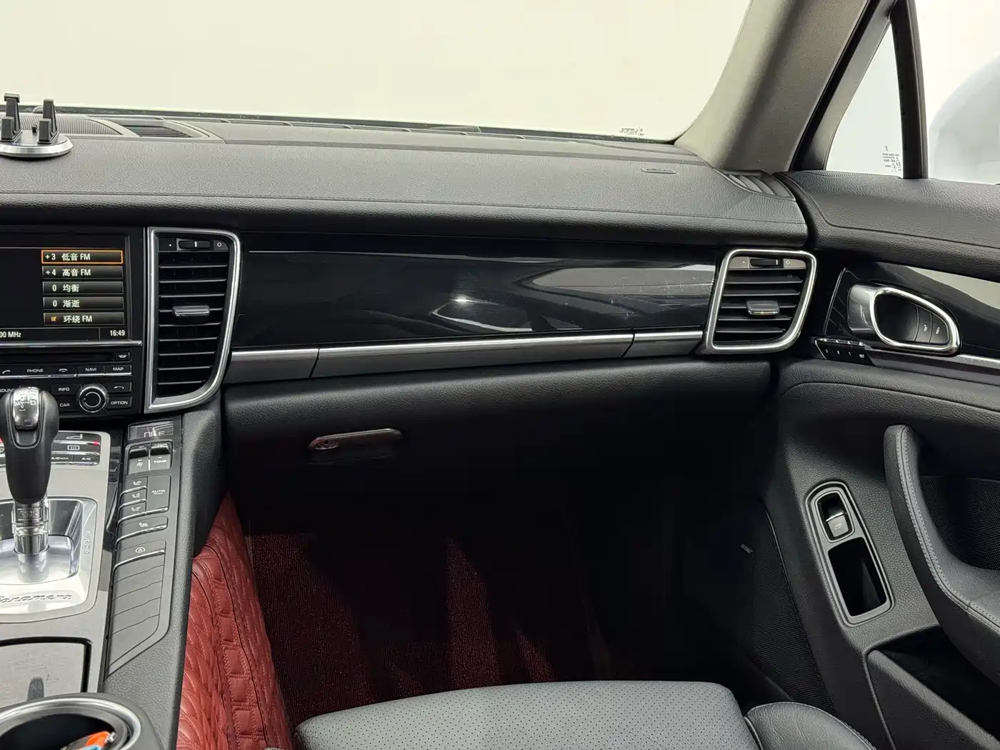 Porsche Panamera 2014 Panamera 4 3.0T фото 24