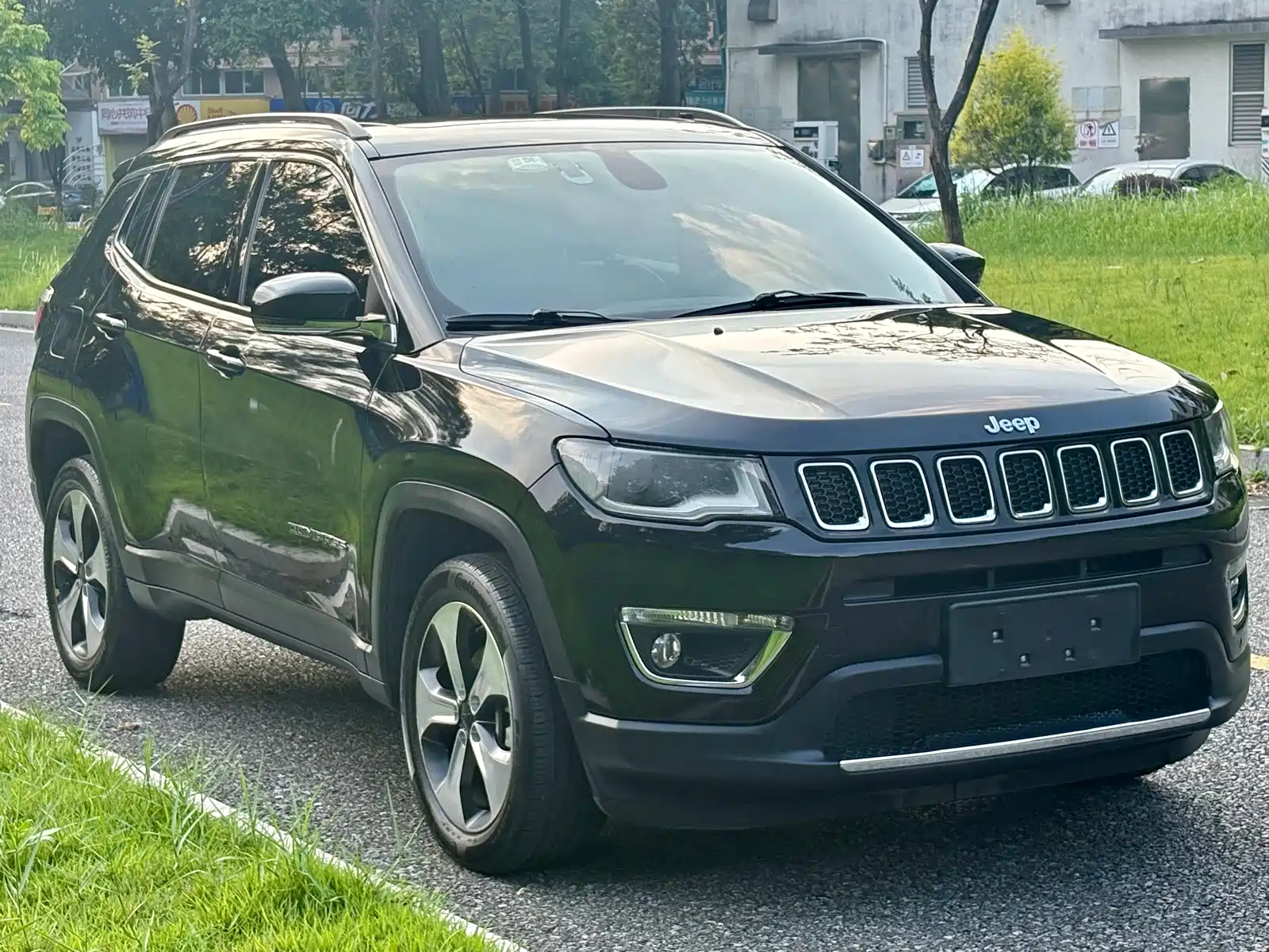 Photo 3 - Jeep Compass