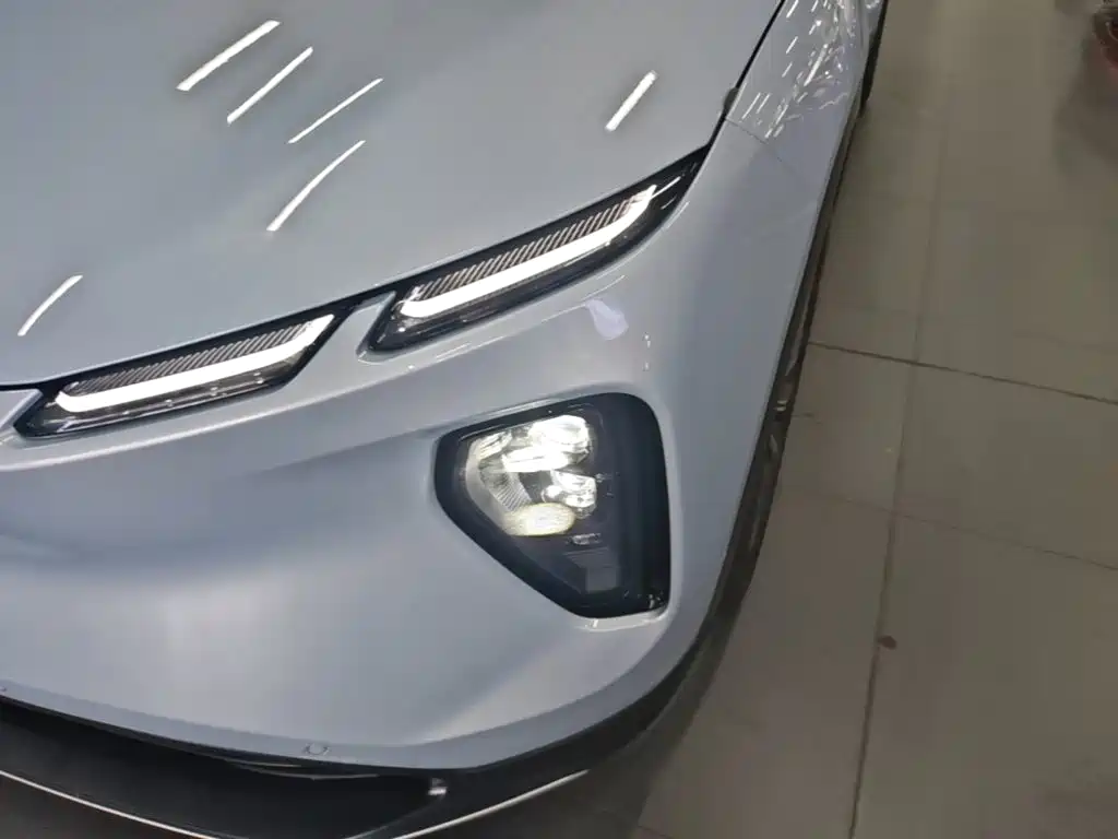 Фото 24 - NIO EC6
