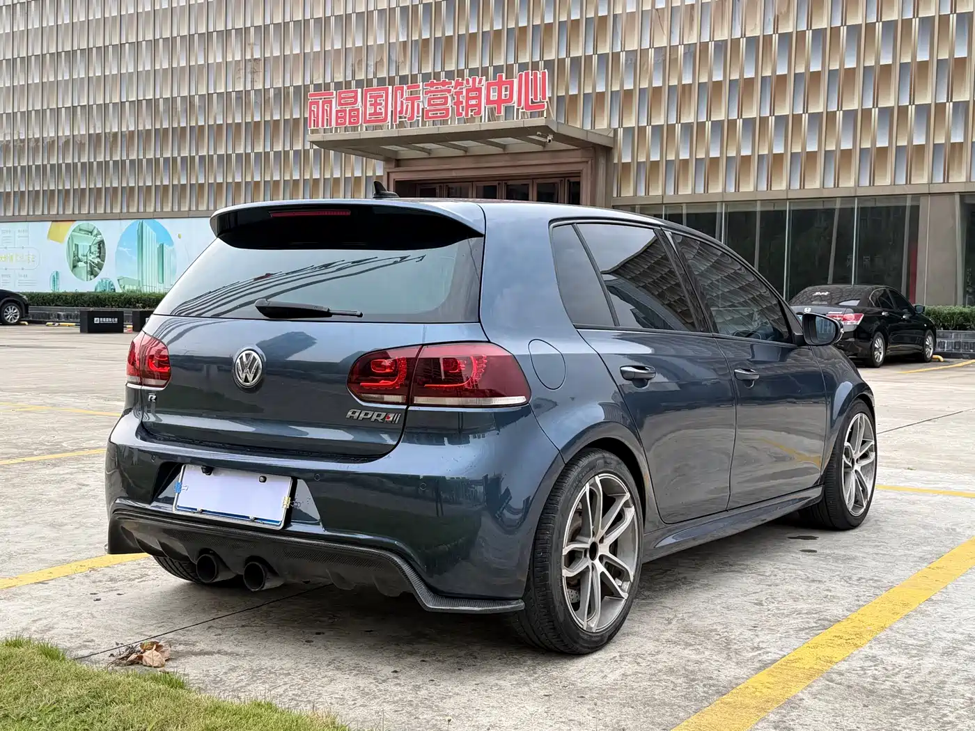 Volkswagen Golf (Import) 2011 2.0TSI R фото 7