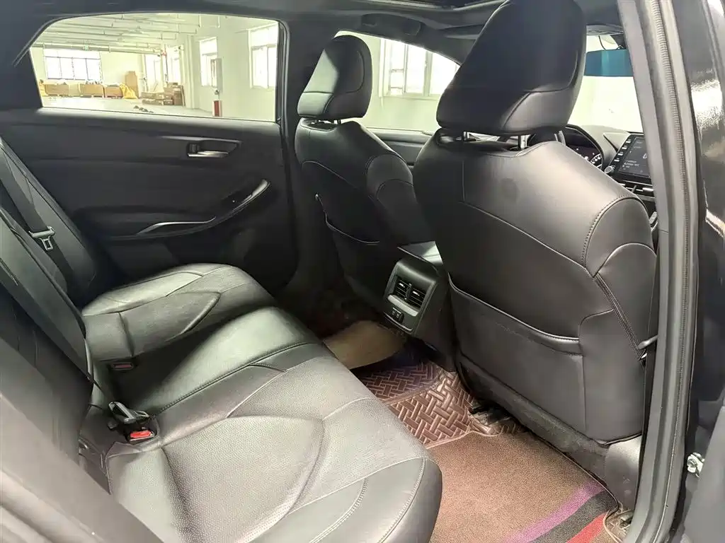 Toyota Avalon 2019 Hybrid 2.5L Luxury Edition China V фото 12
