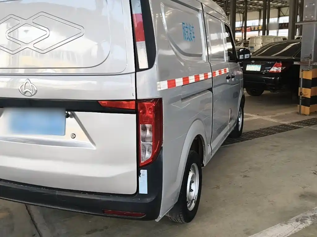 Changan Kuayue Kuayuexing V3 2023 2022 1.5L Gasoline Enjoyment 2-seat Van JL473QH
