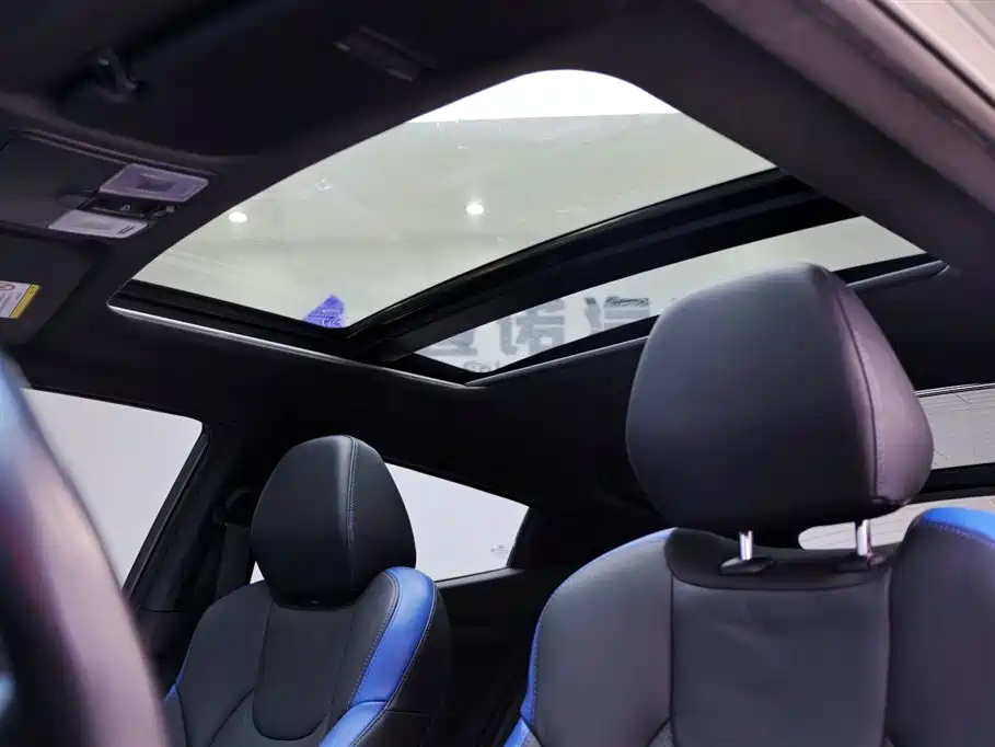 Hyundai Veloster 2015 1.6T Automatic Luxury Edition фото 25