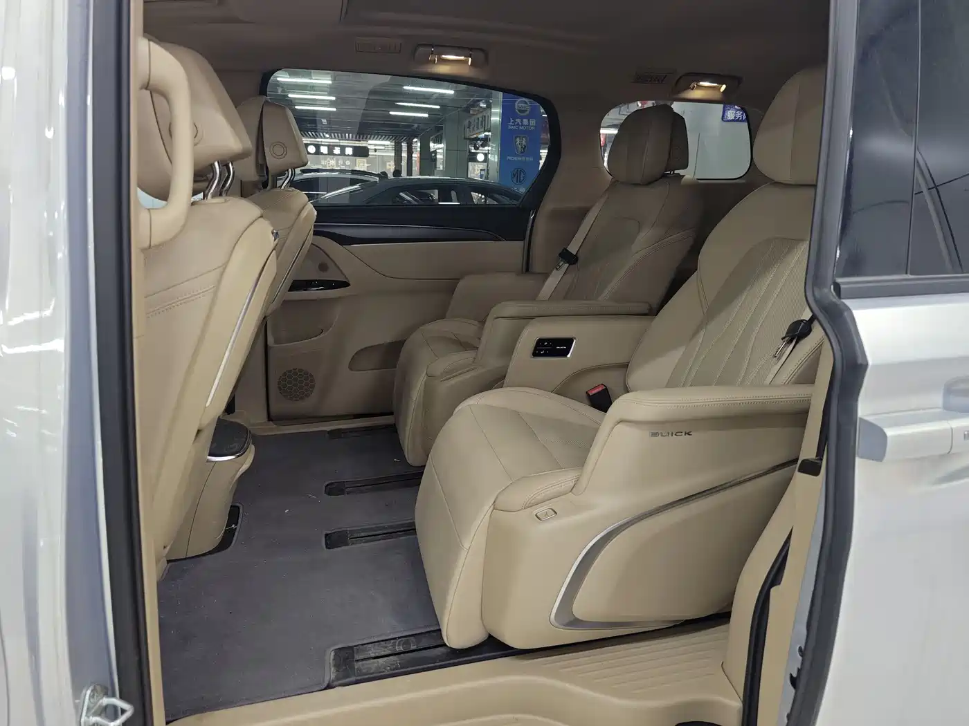 Buick GL8 New Energy 2025 Land Honor Premium Edition 7-Seater фото 6