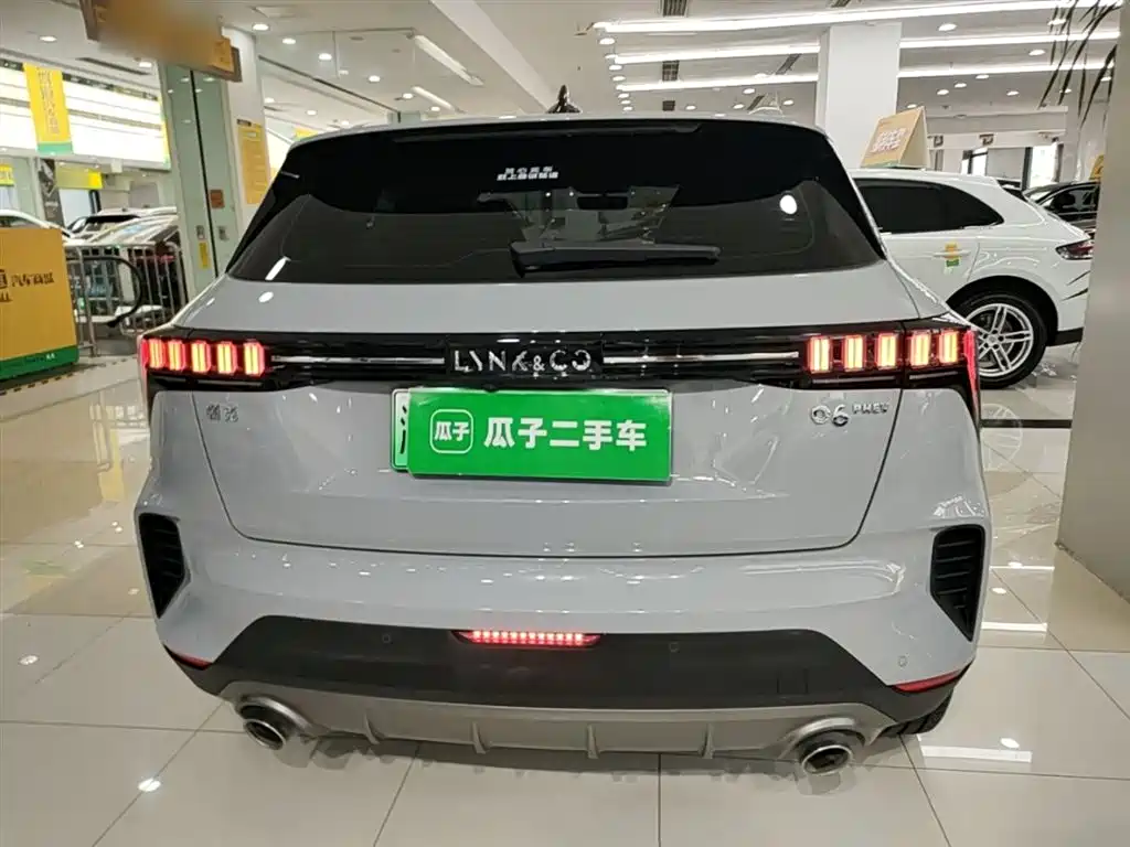 Lynk & Co 06 EM-P 2022 PHEV 84KM Range Pro фото 6