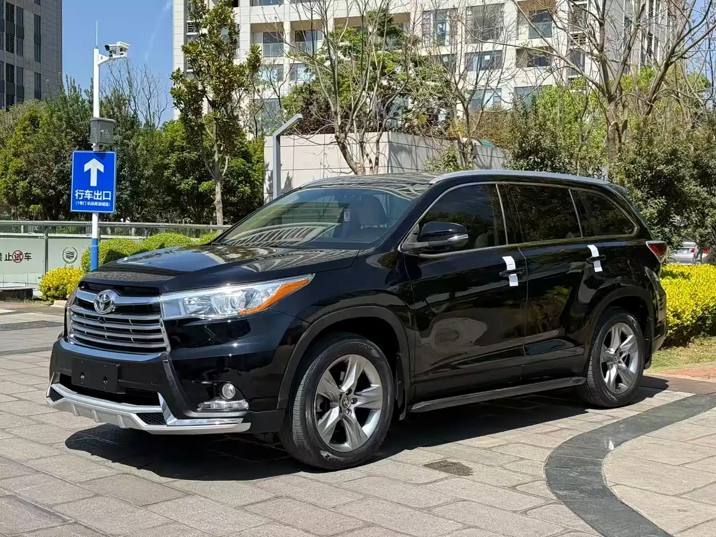 TOYOTA HIGHLANDER