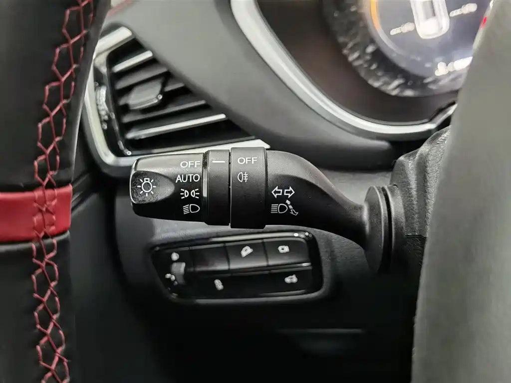 GAC Trumpchi Trumpchi GS4 PLUS 2022 390T Automatic Galaxy Edition фото 21