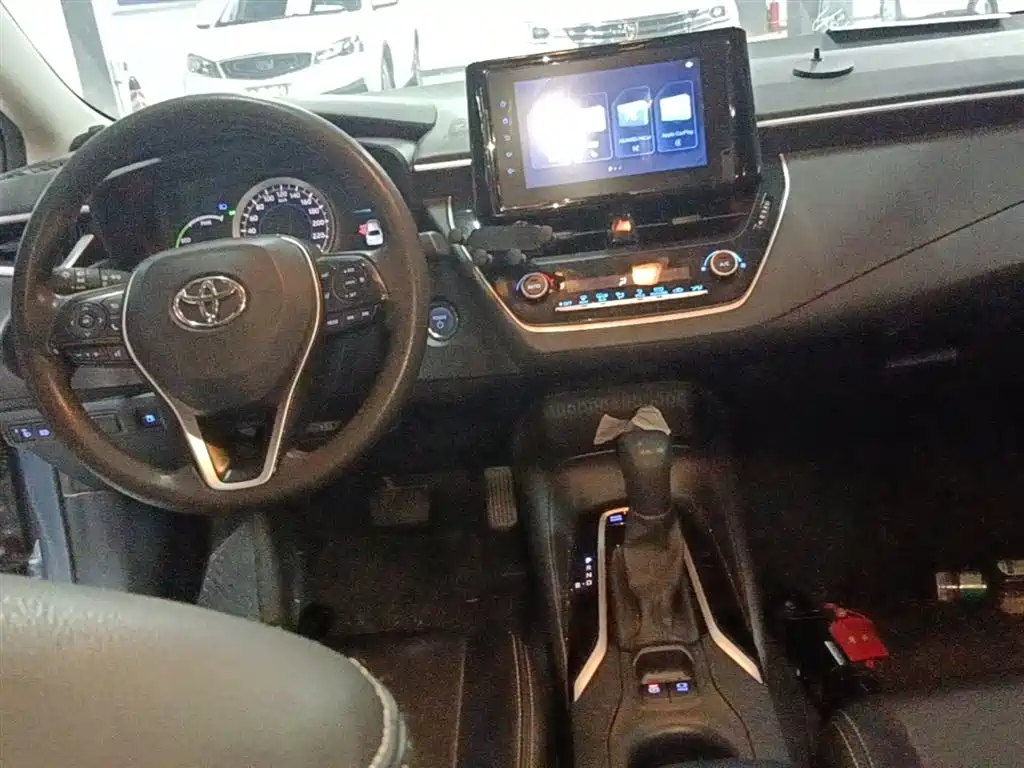 Toyota Corolla 2022 Hybrid 1.8L E-CVT Pioneer Edition фото 10