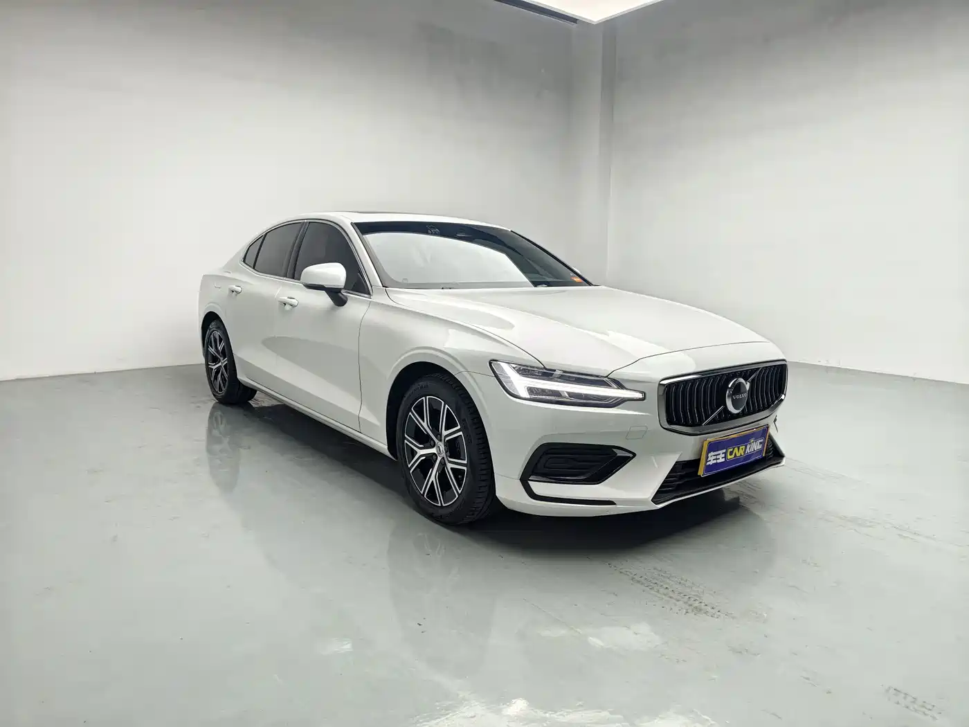 Volvo S60 2024 2025 B4 Smart Luxury Edition