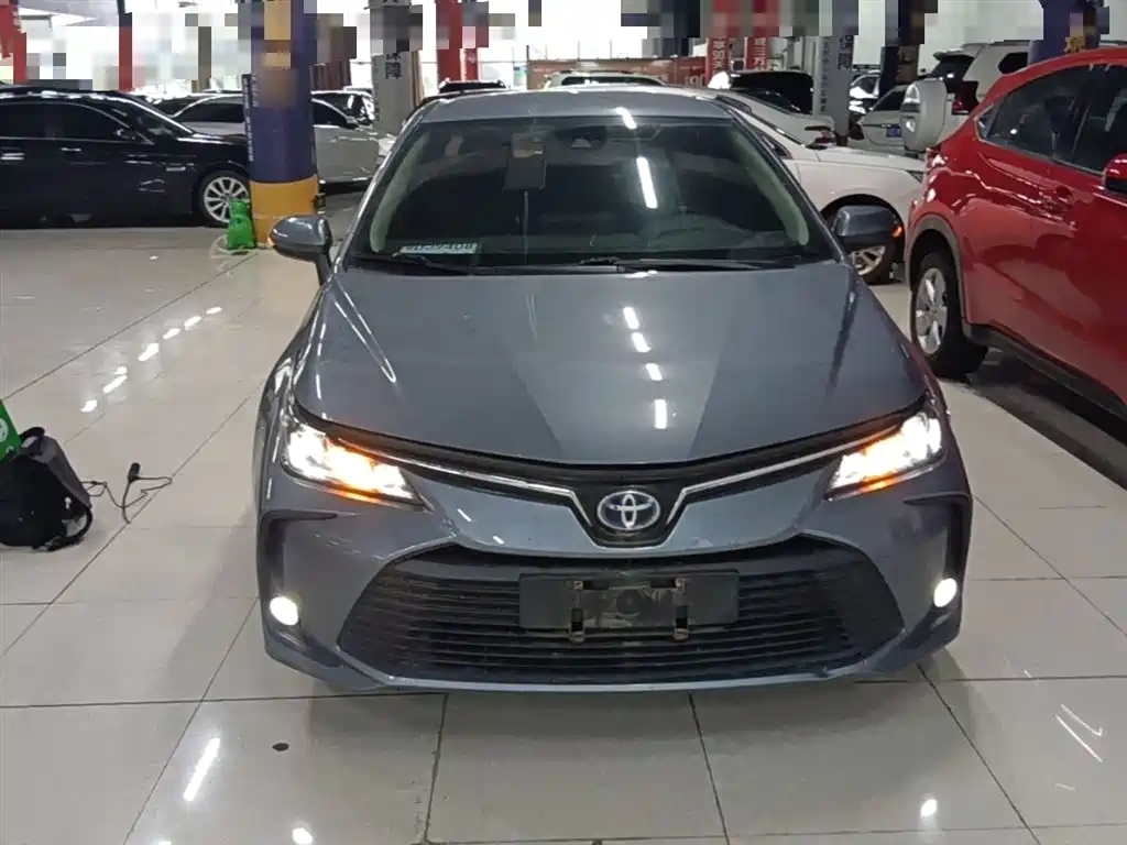Toyota Corolla 2022 Hybrid 1.8L E-CVT Pioneer Edition фото 3