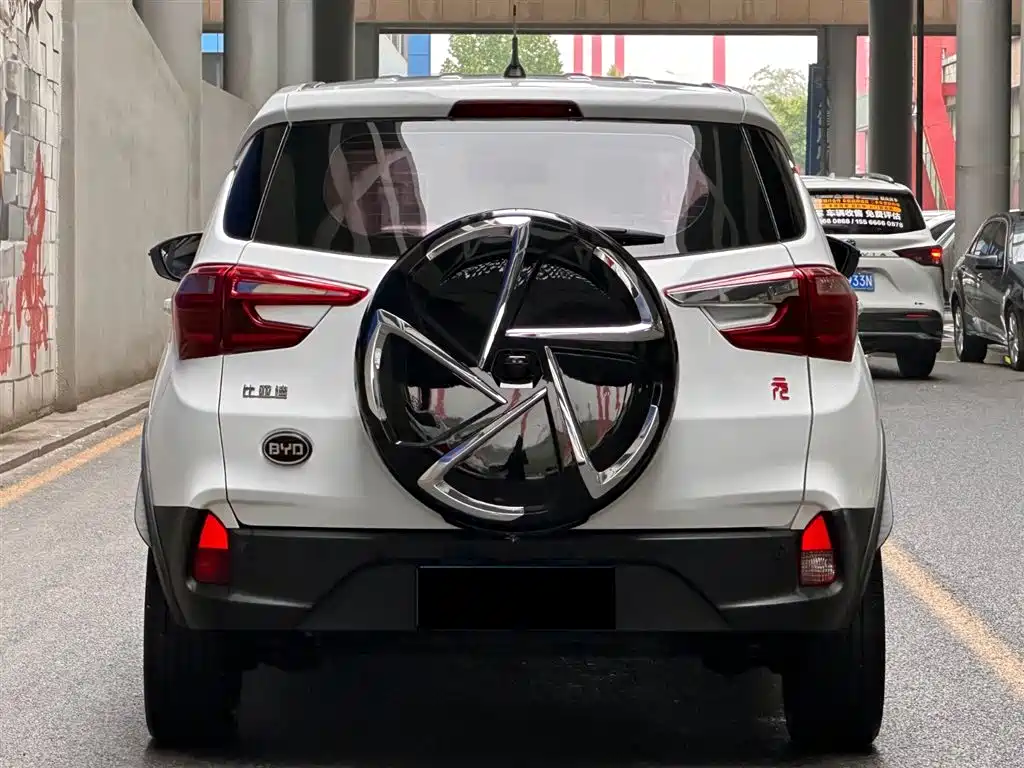 BYD Yuan 2017 1.5L Auto Cool Connect фото 4