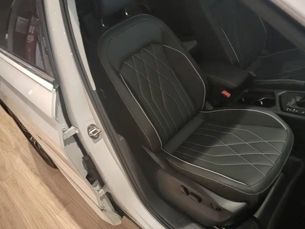 Фото 25 - Volkswagen Tiguan L