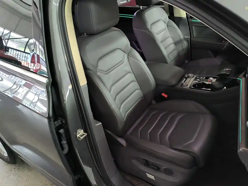 Volkswagen Touareg 2020 2.0TSI Rui Shang Edition China VI фото 25