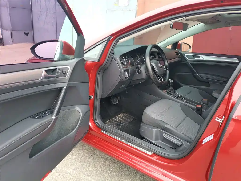 Volkswagen Golf 2018 230TSI Automatic Comfort фото 13