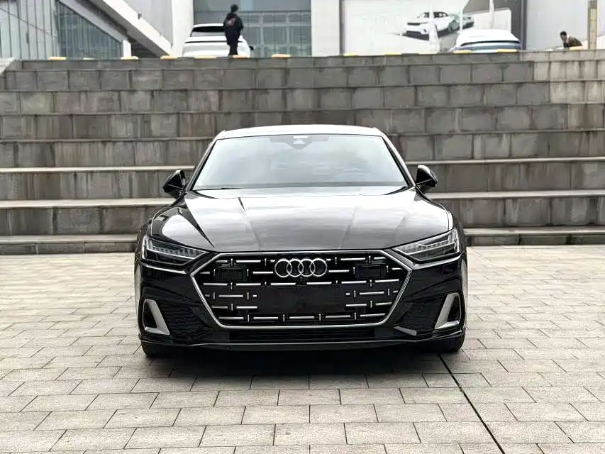 Audi A7L 2025 Model Year 45 TFSI Luxury фото 2