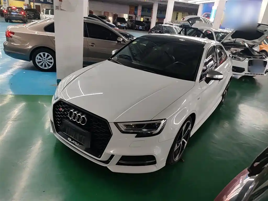 Audi S3 2017 Facelift S3 2.0T Limousine фото 2