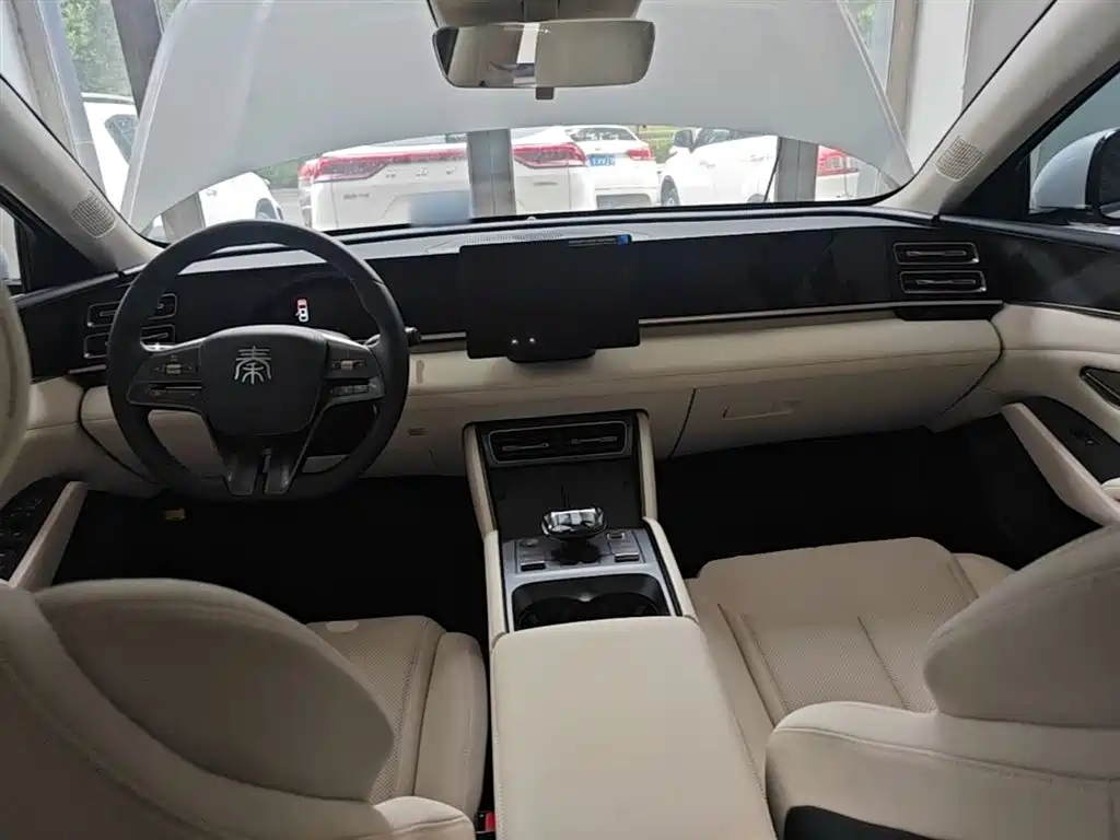 BYD Qin L 2024 DM-i 80KM Leading Edition фото 10